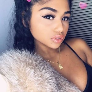 Meet your Posher, Lacey